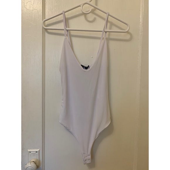 PRETTY LITTLE THING SLINKY WHITE BODYSUIT - Picture 2 of 3